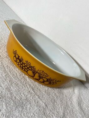 Vintage PYREX Old Orchard 2.5 Qt Oval Casserole Dish #045 Grannycore Cottagecore